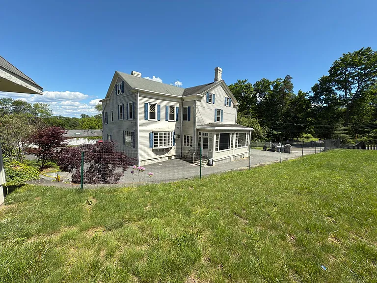 62 Convent Rd #O — Photo 6