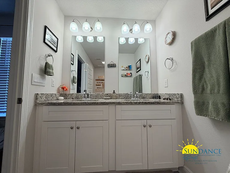 1015 McLaren Cir — Photo 17