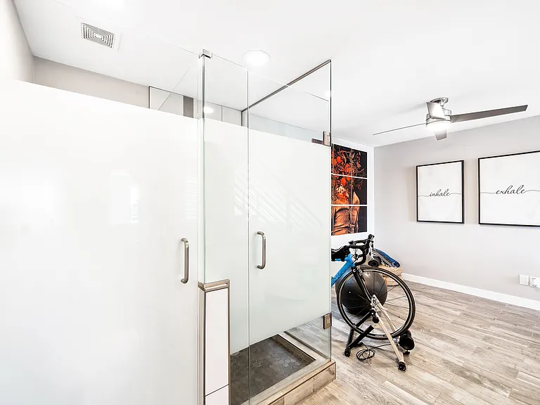 1555 W 43rd Ave — Photo 16