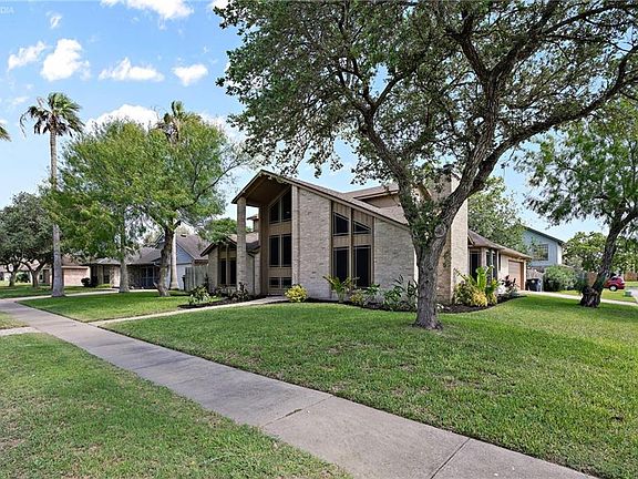 2nd image of 3402 Picadilly Ln