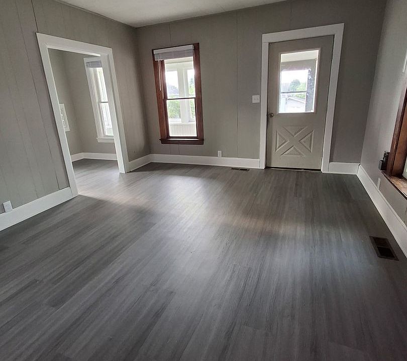 1st image of 814 Lake Ave E
