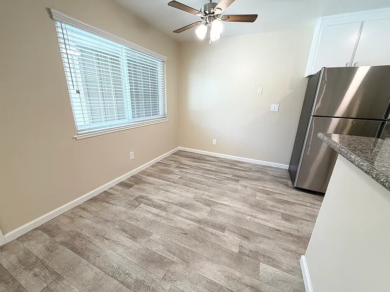 120 Granada Dr #12 — Photo 2