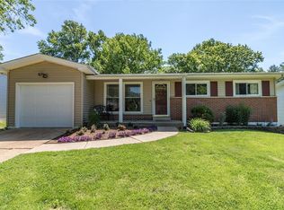 424 Lindy Blvd, Ballwin, MO 63021