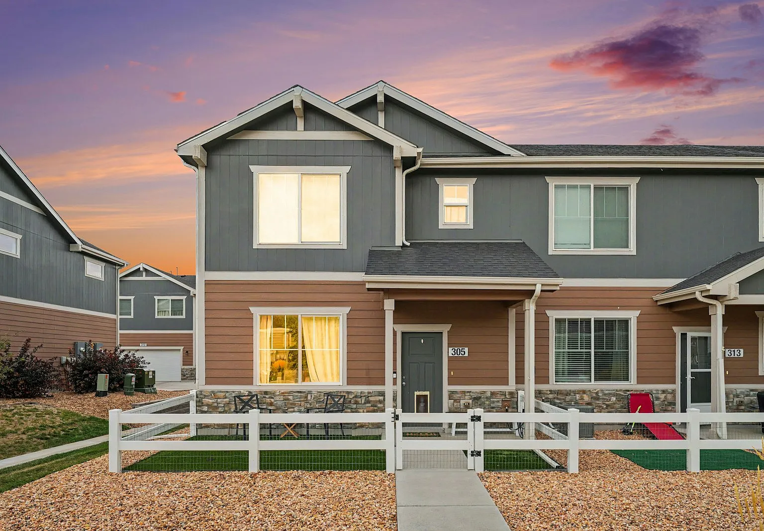 305 Oriole Way — Photo 1