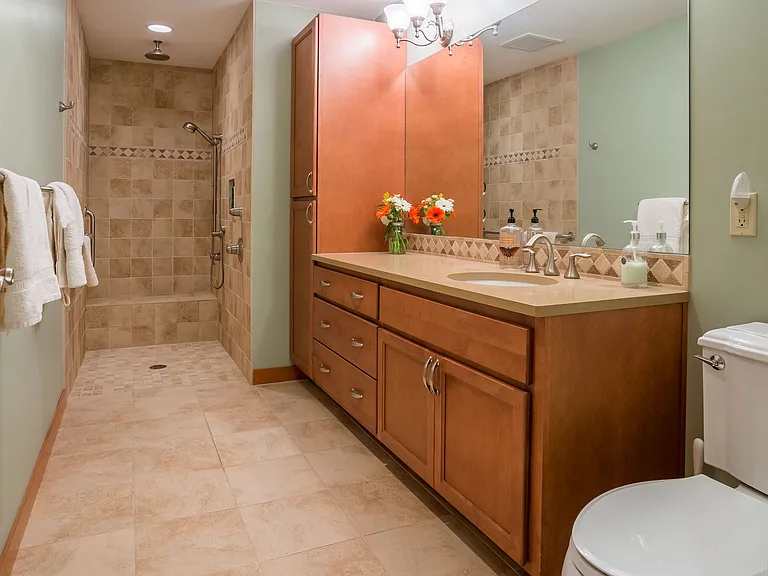 12044C Roosevelt Way NE — Photo 14