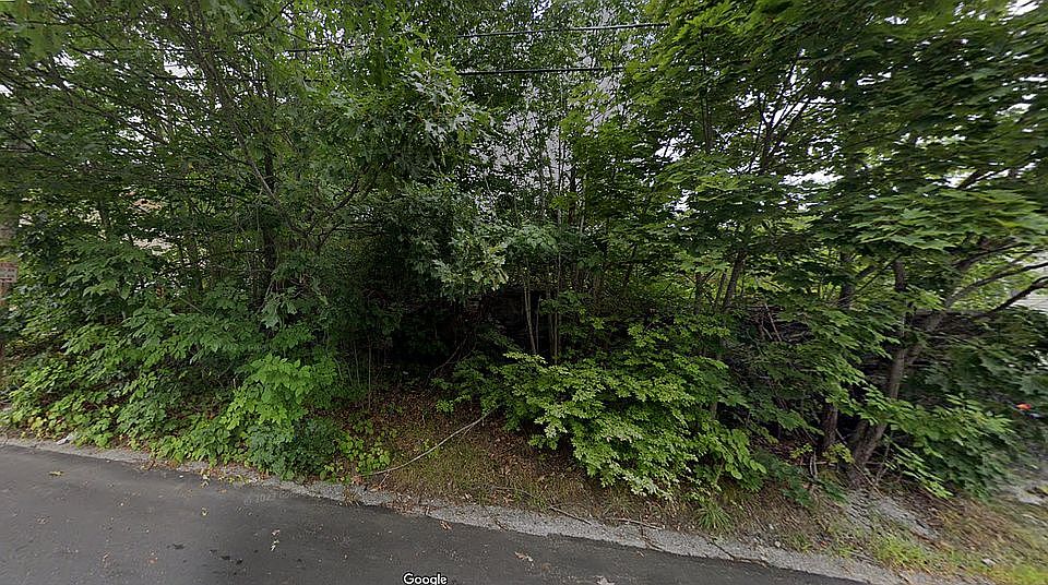 2nd image of 10 10th Ave