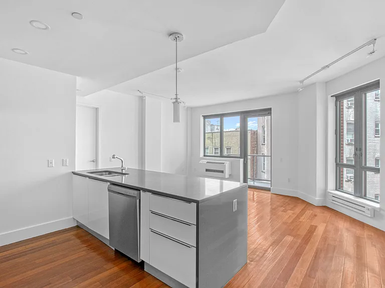 3692 Bedford Ave #5H — Photo 1