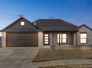 2909 SE Loris Ln, Bartlesville, OK 74006