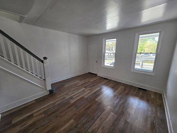 5th image of 1615 Lancaster Ave