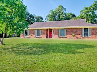 1 Sandy Creek Ct, Savannah, GA 31406