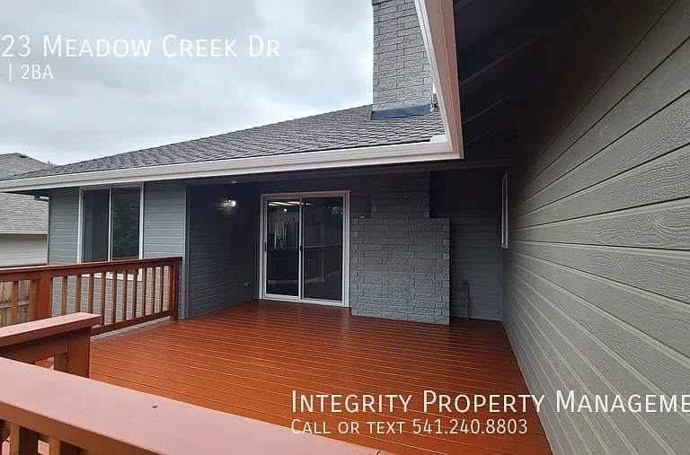 2423 Meadow Creek Dr — Photo 24
