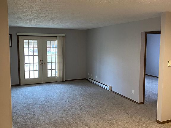 2nd image of 50 Carter Cir #3