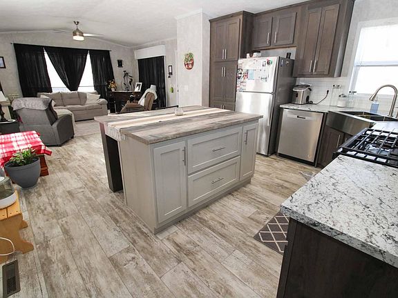 4th image of 15 Randy Ave NE