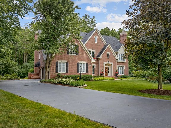2nd image of 3305 Royal Fox Dr