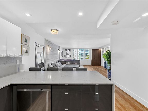 2nd image of 2300 Collins Ave #714