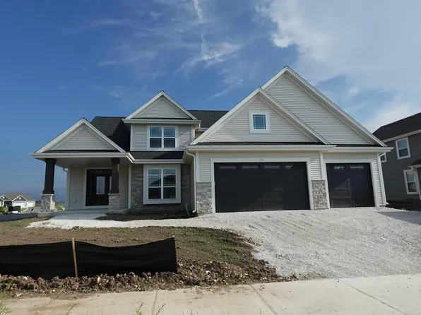 1299 Violet STREET, Oconomowoc, WI 53066