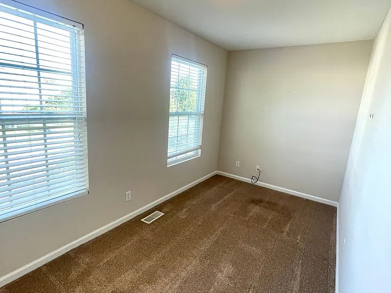 16510 Loop St — Photo 8