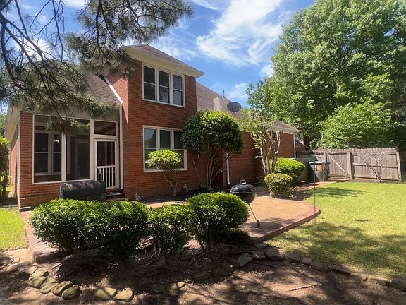 3rd image of 1389 Cedar Hollow Dr