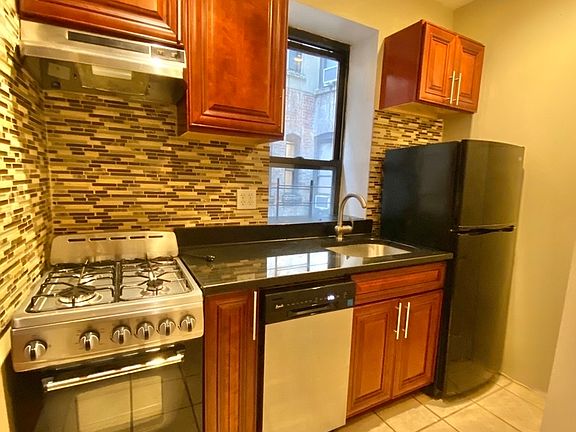 5th image of 326 E 78th St APT 14