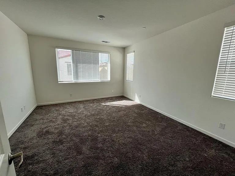 3467 Gallatin Dr — Photo 16