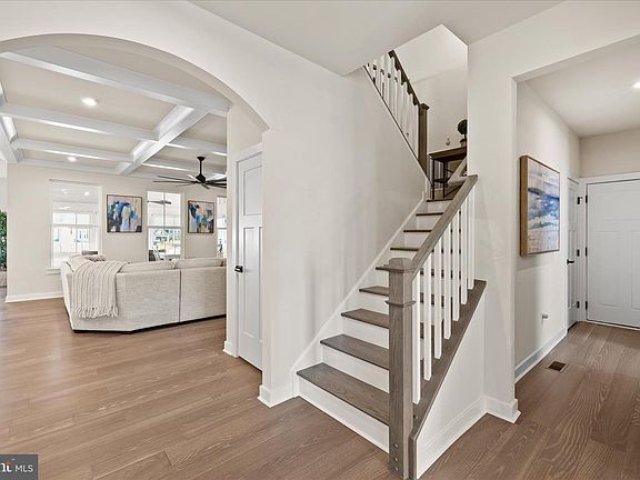 5th image of 32225 Heritage Rd