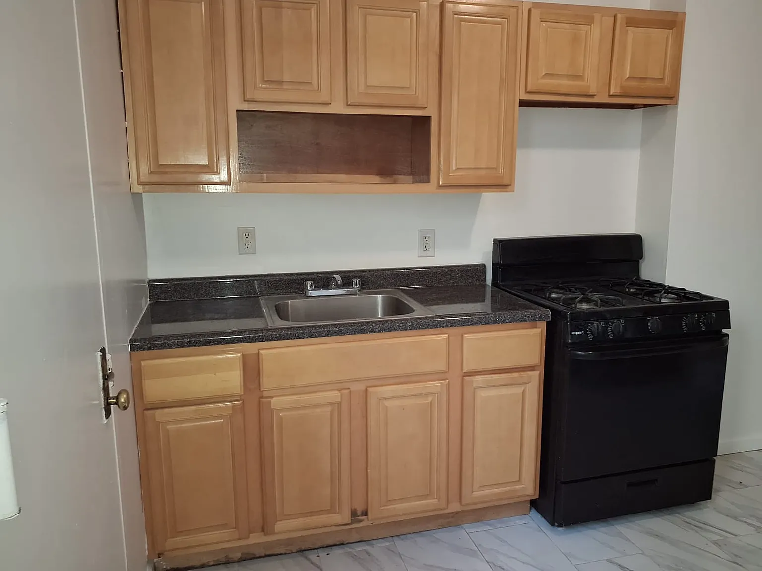 4 bed, 1500 sqft, $3,500 — Photo 2