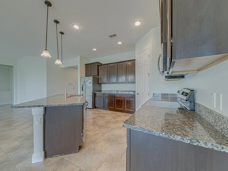 3723 Paradiso Cir — Photo 16