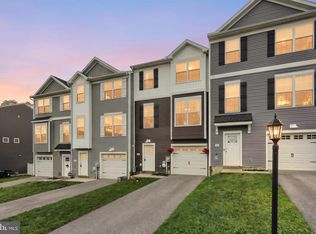 63 Overlook Dr, Hanover, PA 17331