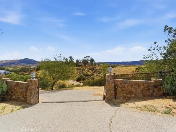 33737 Steele St, Saugus, CA 91390