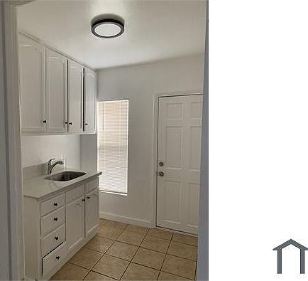 1st image of 707 1/2 W 92nd St