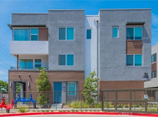 589 S Lyon St, Santa Ana, CA 92705