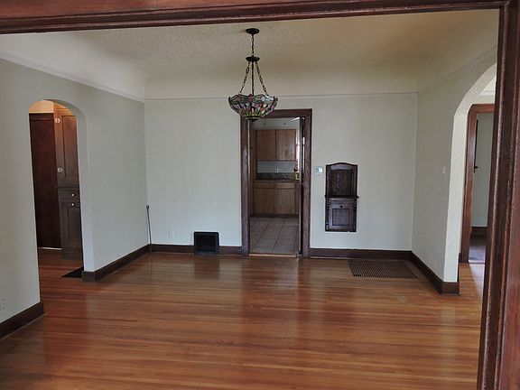 3rd image of 3409 Monte Vista Blvd NE