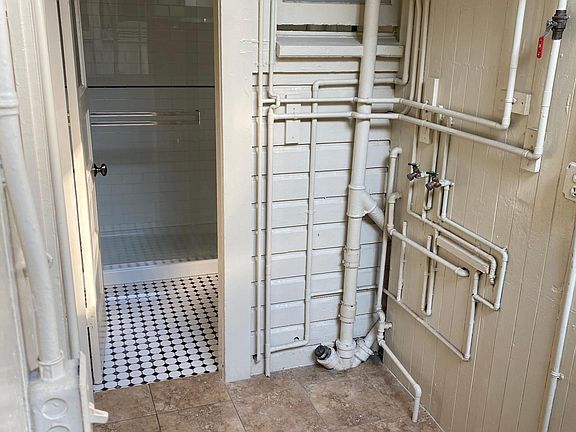 4th image of 538 Green St #A