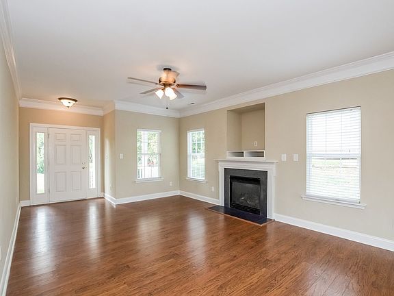 3rd image of 144 Deerfield Dr