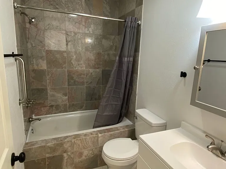 West Towne Apartments — Photo 12