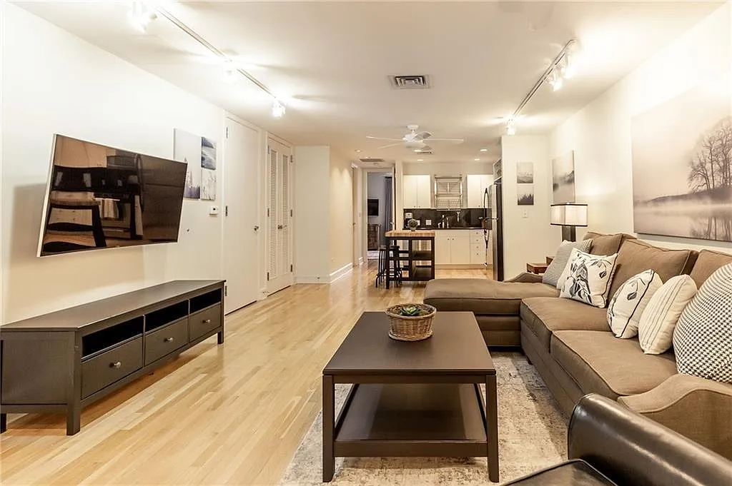 1 bed, 1.0 bath, 774 sqft, $3,000 — Photo 4