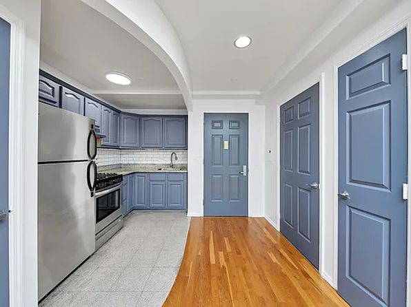 229 E 35th St APT 4A