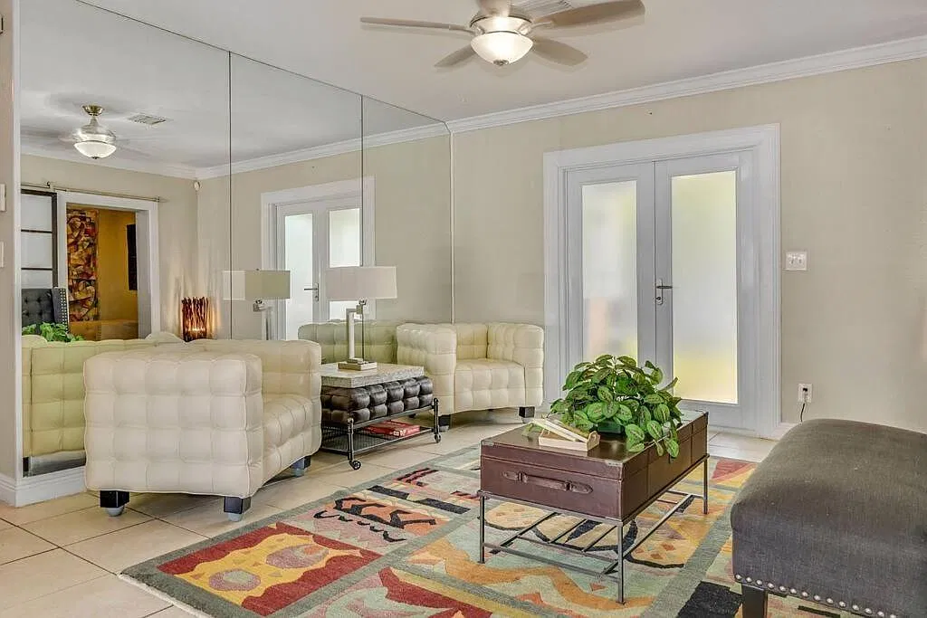 4 bed, 2.0 bath, 2409 sqft, $4,250 — Photo 3