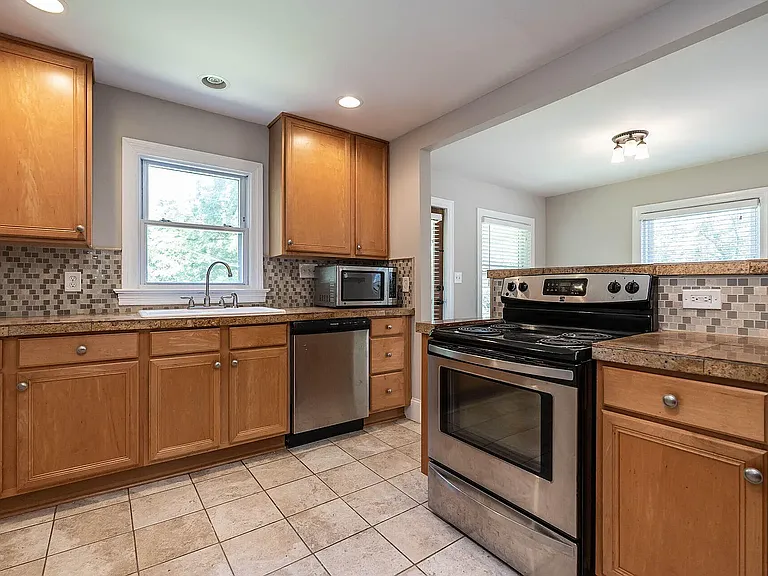 205 Delway St #B — Photo 6