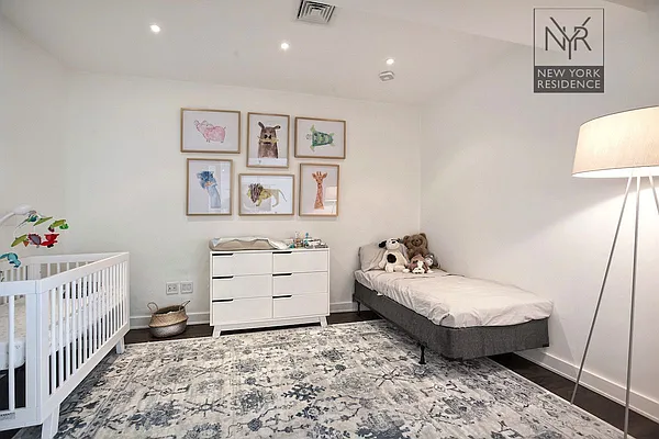 Rented by New York Residence | media 25