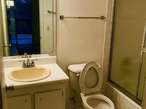 5th image of 251 SW 132 Way #204H