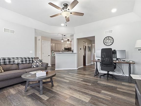 5th image of 1318 Deerfield Ln