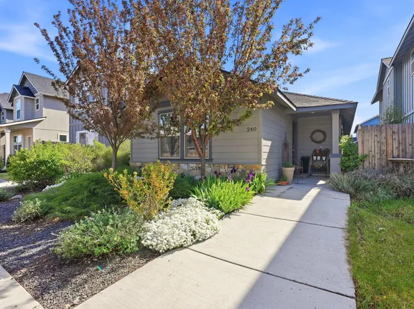 240 NW 30th St, Redmond, OR 97756