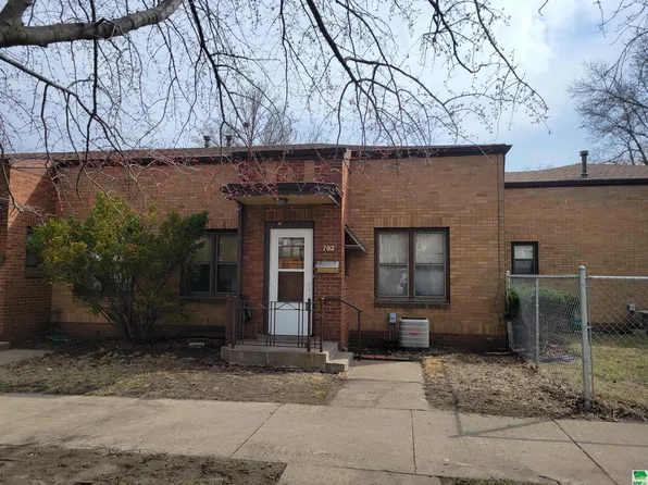 702 9th St, Sioux City, IA 51105