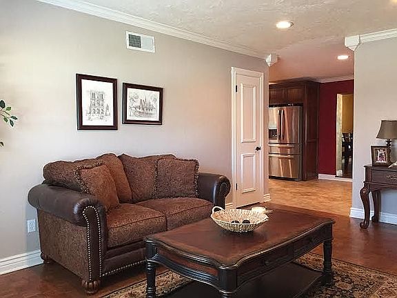 Entry/Formal Living