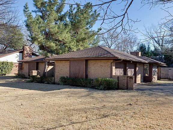 3rd image of 1131 Laguna Vista Way