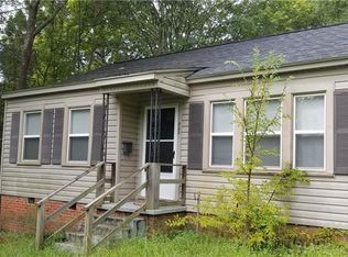 825 Anarine Rd, Fayetteville, NC 28303