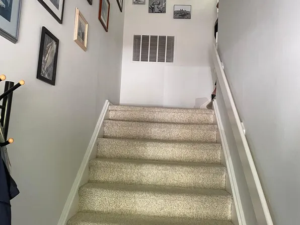 193 Rowayton Woods Dr, Norwalk, CT 06854