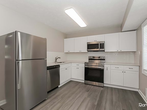 2nd image of 415 Cindy Dr SE
