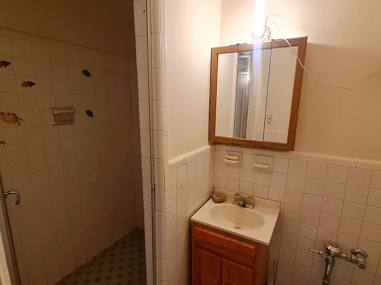 7810 Main St — Photo 2